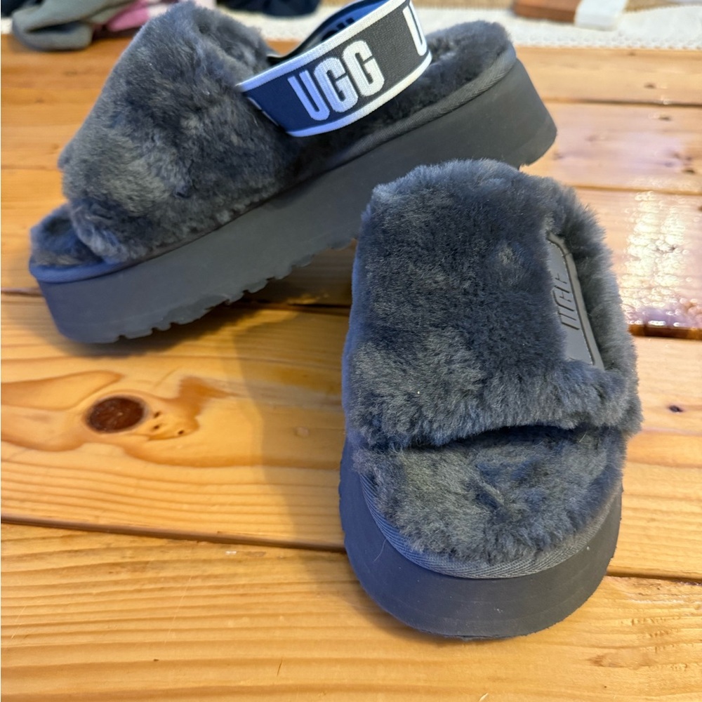 UGG Charcoal Fluffy Slide Sandals - Picture 1 of 2